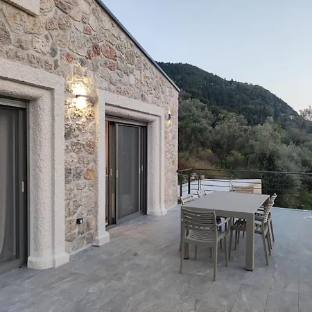 Luxury Serani With Panoramic View Hébergement de vacances *